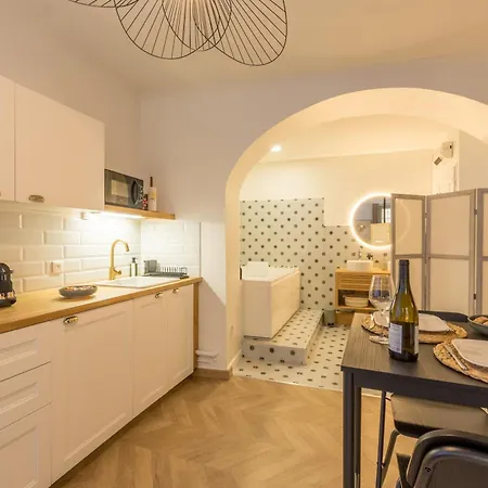 - Balneo - Videoprojecteur - Plein Centre - Free Wifi Apartment