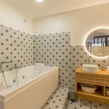 Apartment - Balneo - Videoprojecteur - Plein Centre - Free Wifi *