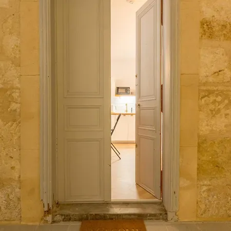 Apartment - Balneo - Videoprojecteur - Plein Centre - Free Wifi Pezenas